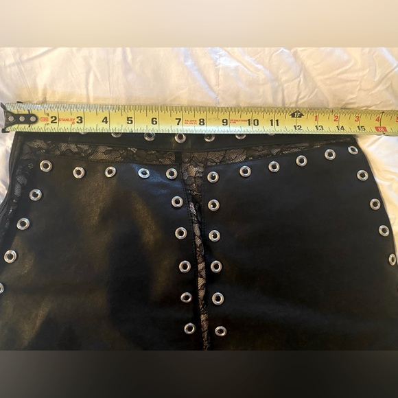 Alice + Olivia Leather and Lace Skirt - Picture 5 of 8